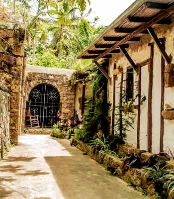 Interior de la posada Flores de Salomé