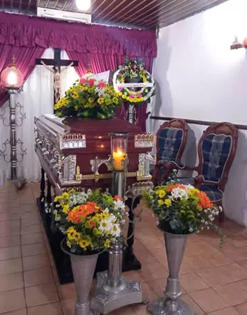 Capilla velatoria - Servicio Memoriales Altagracia, CA